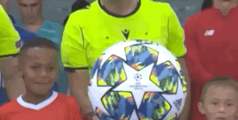 上海海港足球俱乐部举行2025赛季出征仪式（上海海港足球俱乐部举办2025赛季启航仪式）