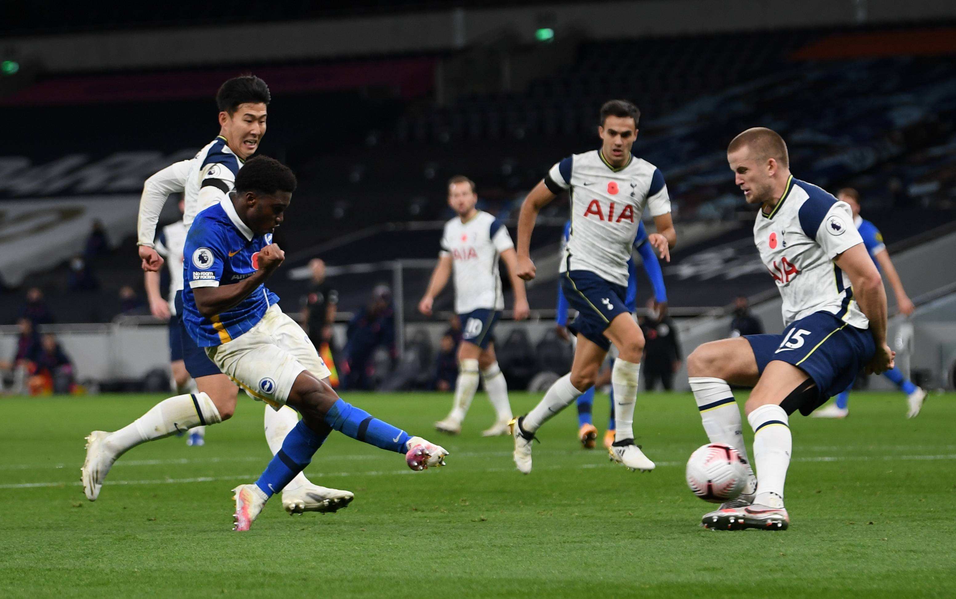 阿斯跟队：佩德里和拉菲尼亚今天将参加部分合练以检验状态（阿斯记者：佩德里与拉菲尼亚今将参与部分合练，以评估状态）