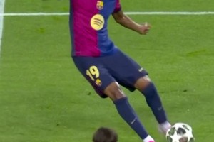 官方：刘殿座当选2025赛季中超最佳守门员，本赛季中超实现10次零封（官方宣布：刘殿座荣膺2025赛季中超最佳门将，本季斩获10场零封）