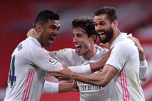 下半场发力！康宁汉姆15中7得到27分4篮板9助攻（后半场爆发，康宁汉姆15投7中砍下27分4篮板9助攻）