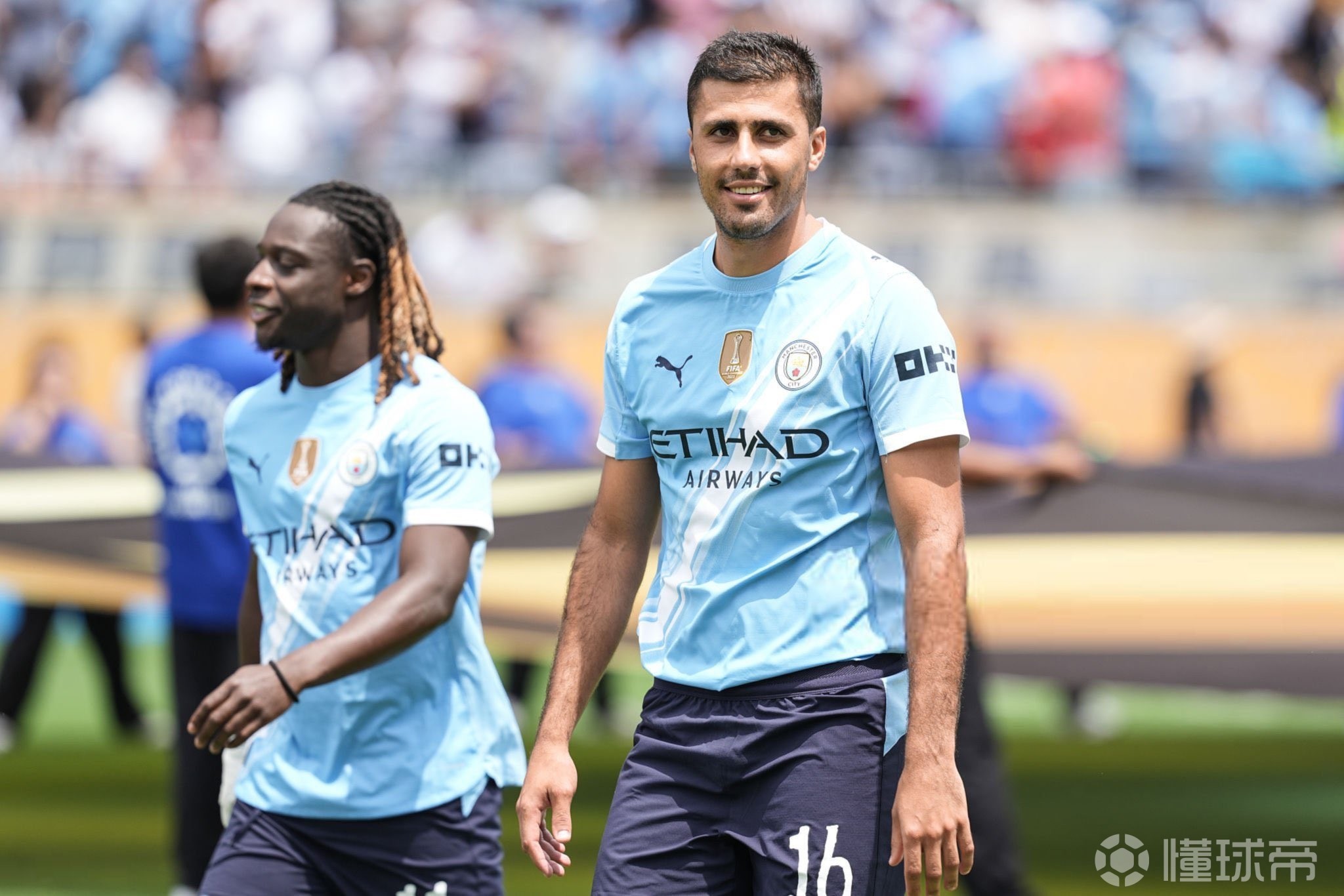 上场还早！广东新援走路一瘸一拐 首秀时间未知