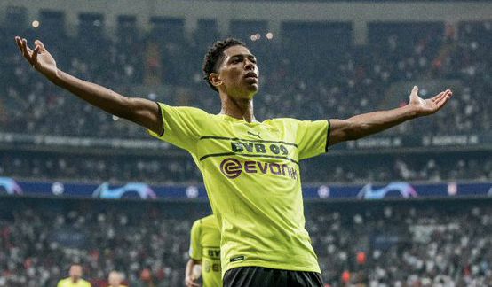 FIFPro最佳阵入围次数榜：梅西17次居首，姆巴佩6次进入前十（FIFPro最佳阵入围次数排名：梅西以17次领跑，姆巴佩6次跻身前十）