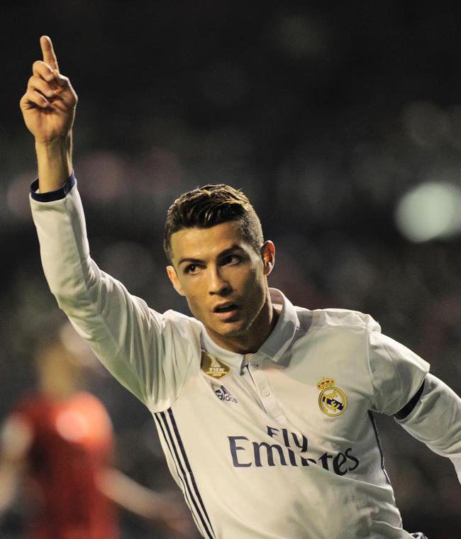 柏林联合0-0弗赖堡，场面火爆，两队8人染黄（柏林联合0-0战平弗赖堡，火药味十足，两队共领8黄）