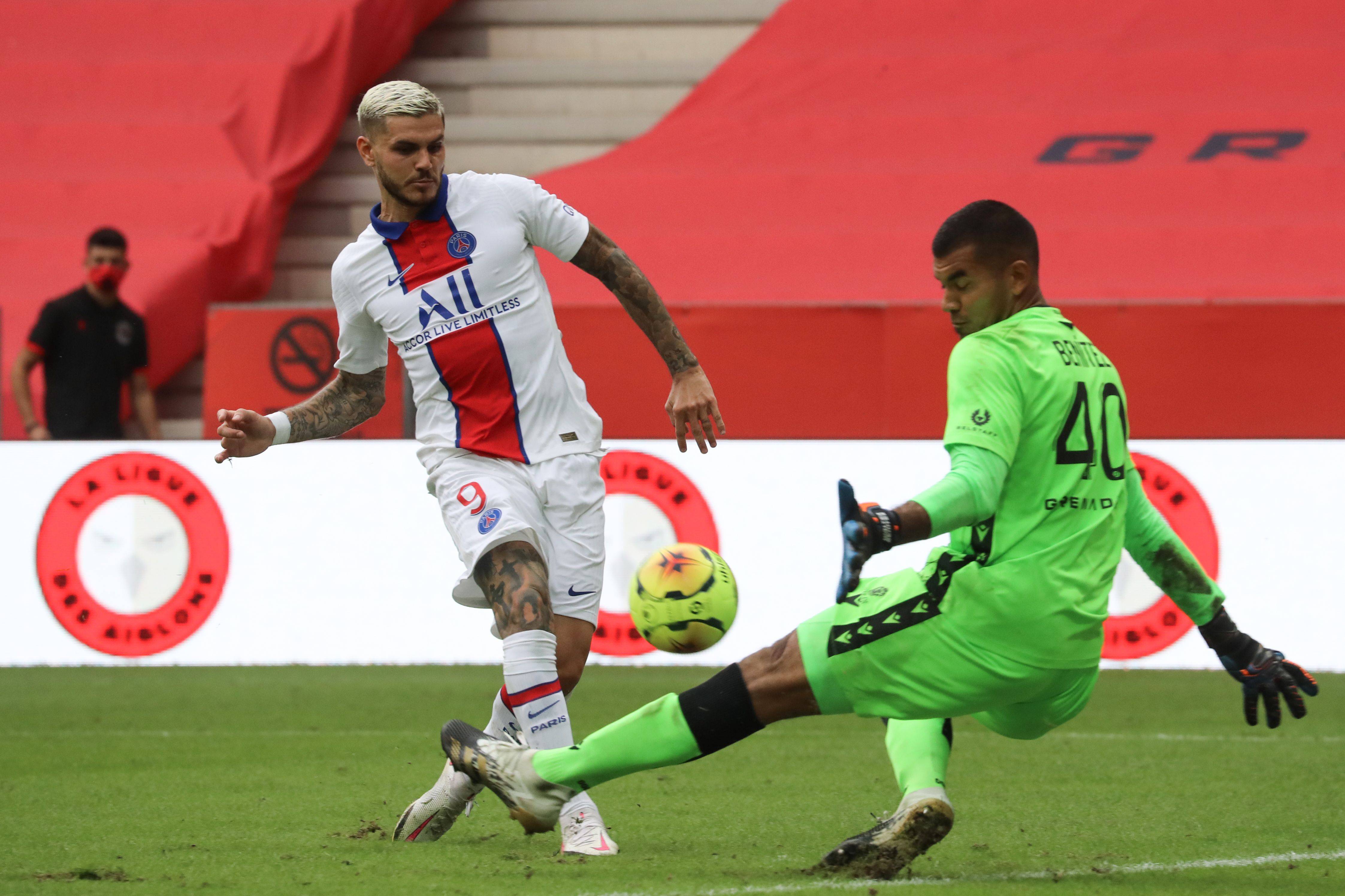 山雨欲来！英超冠军彻底爆了：2功臣炮轰+斯洛特遭兵变 队长表态（英超冠军危机四伏：两大功臣开炮，斯洛特遭更衣室逼宫，队长发声）