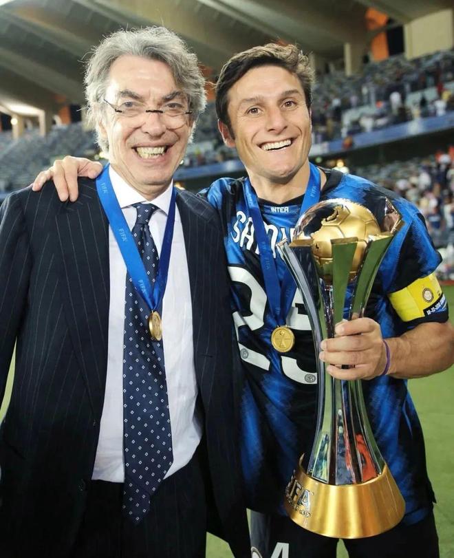 曼联中场组织力再次被质疑（曼联中场调度能力再遭质疑）