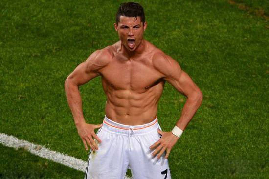 本泽马解锁吉达联合生涯第50球里程碑，俱乐部发布海报祝贺（本泽马为吉达联合攻入第50球，俱乐部发海报庆祝里程碑）