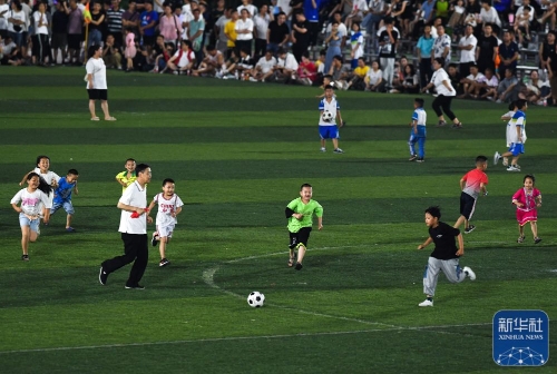 小法：想让阿达伊和帕斯学习梅西的饥饿感，这能造就顶级球员（小法：希望阿达伊与帕斯学梅西的饥饿感，这是成为顶级球员的关键）