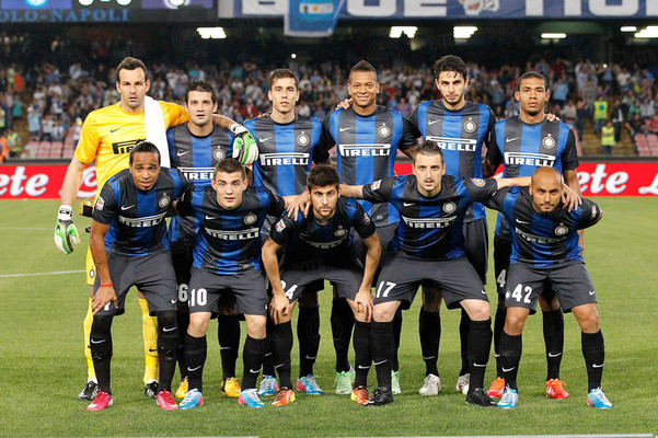 邮报：明年世界杯上下半场中段设强制补水时间，每次三分钟（邮报：明年世界杯将于上下半场中段设三分钟强制补水暂停）