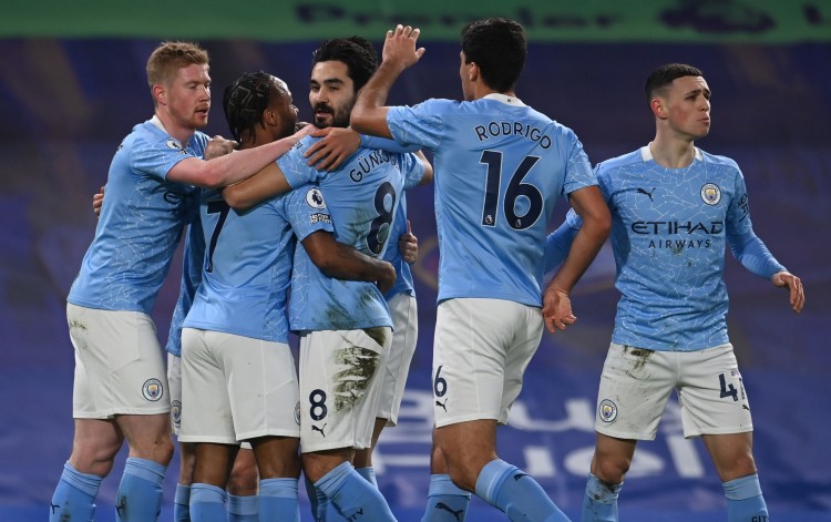 皇马官方：阿诺德左腿股四头肌股直肌损伤；据悉缺阵约两个月（皇马官宣：阿诺德左大腿股直肌受伤，预计伤停约两个月）