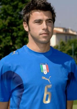 法媒预测法国战阿塞拜疆首发：埃基蒂克、马特塔搭档锋线（法国战阿塞拜疆首发前瞻：埃基蒂克与马特塔携手领衔锋线）