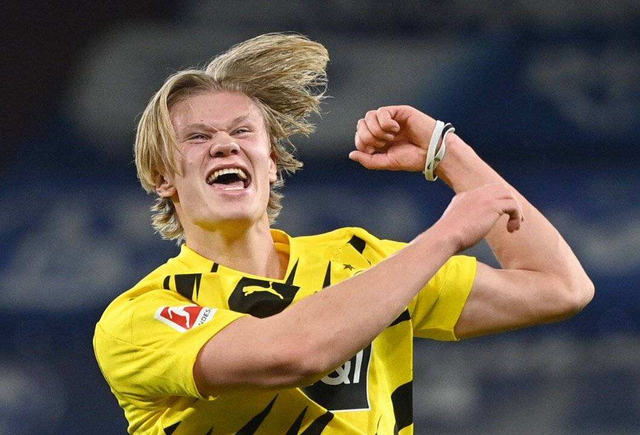 波媒：莱万与巴萨均未确定是否续约，将等到明年再做决定（波媒：莱万与巴萨续约尚无定论，决定待明年）