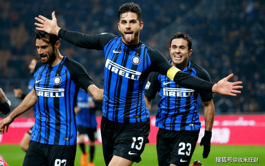 齐达内：在上海见到一个优秀的年轻人，球打得着实可以！（齐达内：上海遇见一位出色新秀，球技确实了得！）