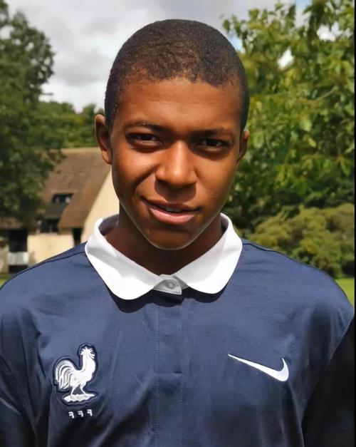 历史第三年轻！申京达成又一里程碑，仅次于詹姆斯&字母哥（史上第3年轻！申京再添里程碑，仅次詹姆斯与字母哥）