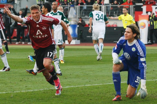 跟队：格里马尔多在国家队受伤，可能缺席药厂打沃尔夫斯堡（跟队报道：格里马尔多国家队受伤，或缺席药厂对阵沃尔夫斯堡）