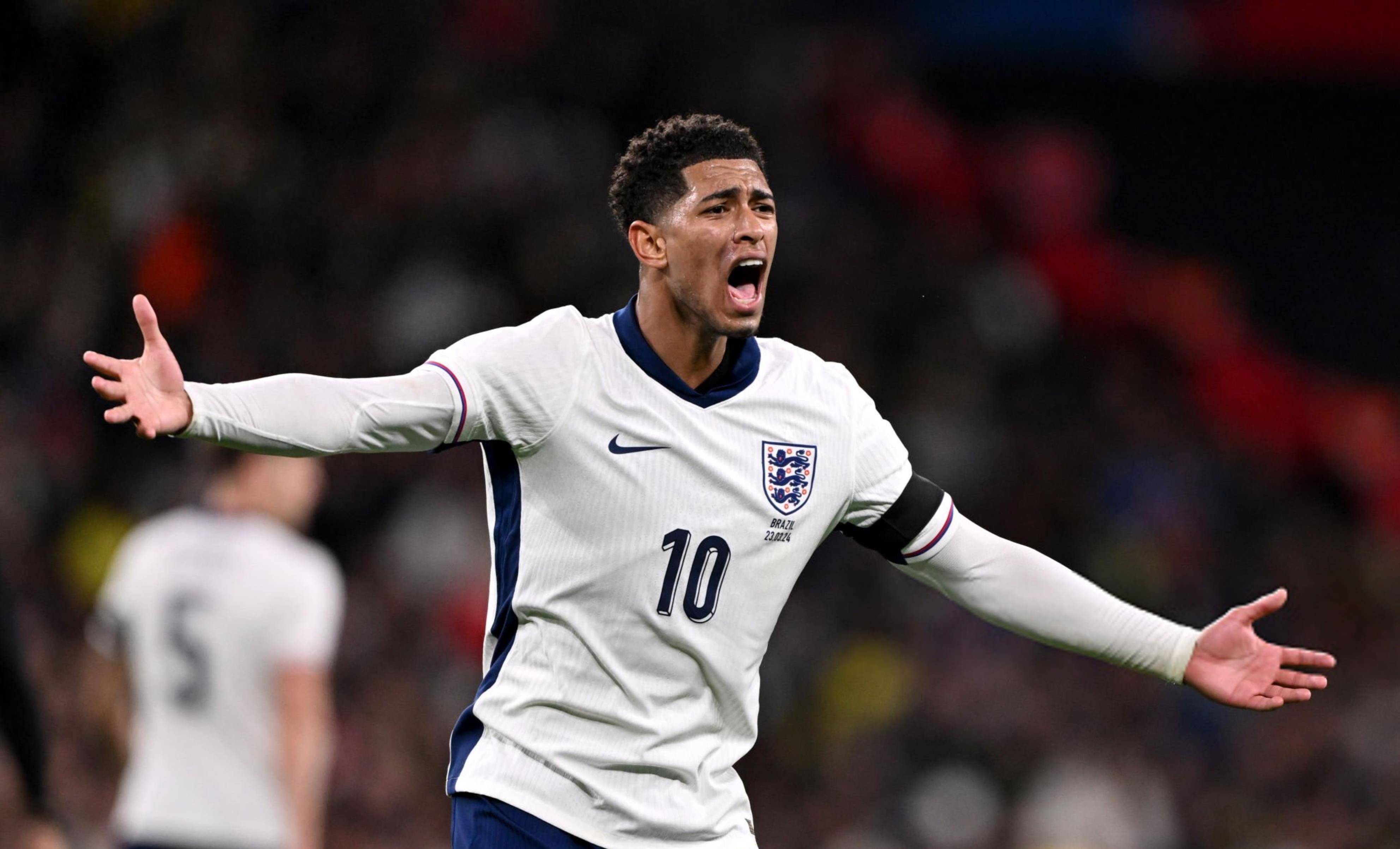 拜仁、巴萨有意，记者：阿斯拉尼想迈出下一步，不会长期留队（拜仁巴萨有意，记者称阿斯拉尼寻求更上层楼，暂无长期留队打算）